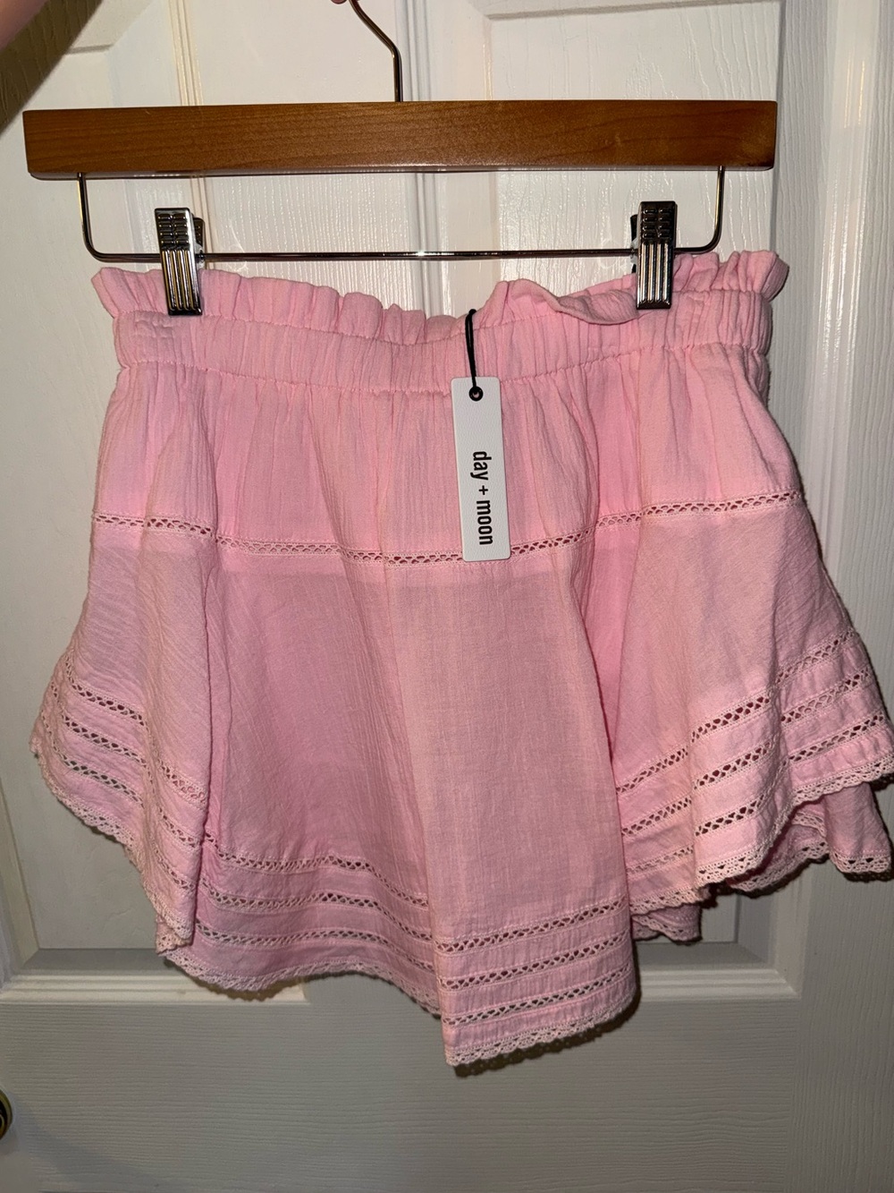NWT Pink Lace Mini Skirt - Picture 4 of 4